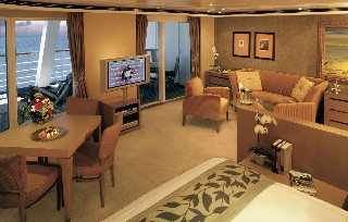 Photo of suite on Regent Seven Seas goes here.