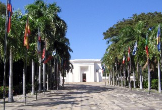 Photo of Simon Bolivar memorial goes here.