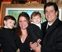 Photo of Lizz Dinnigan and family goes here.